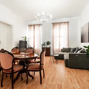 Internesto Station Apartment