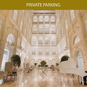 Grand Palace ברנו